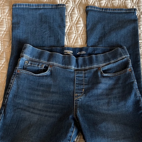 Levi’s Signature Totally Shaping Pull-On Boot Cut Jeans Size 12P - Picture 3 of 12